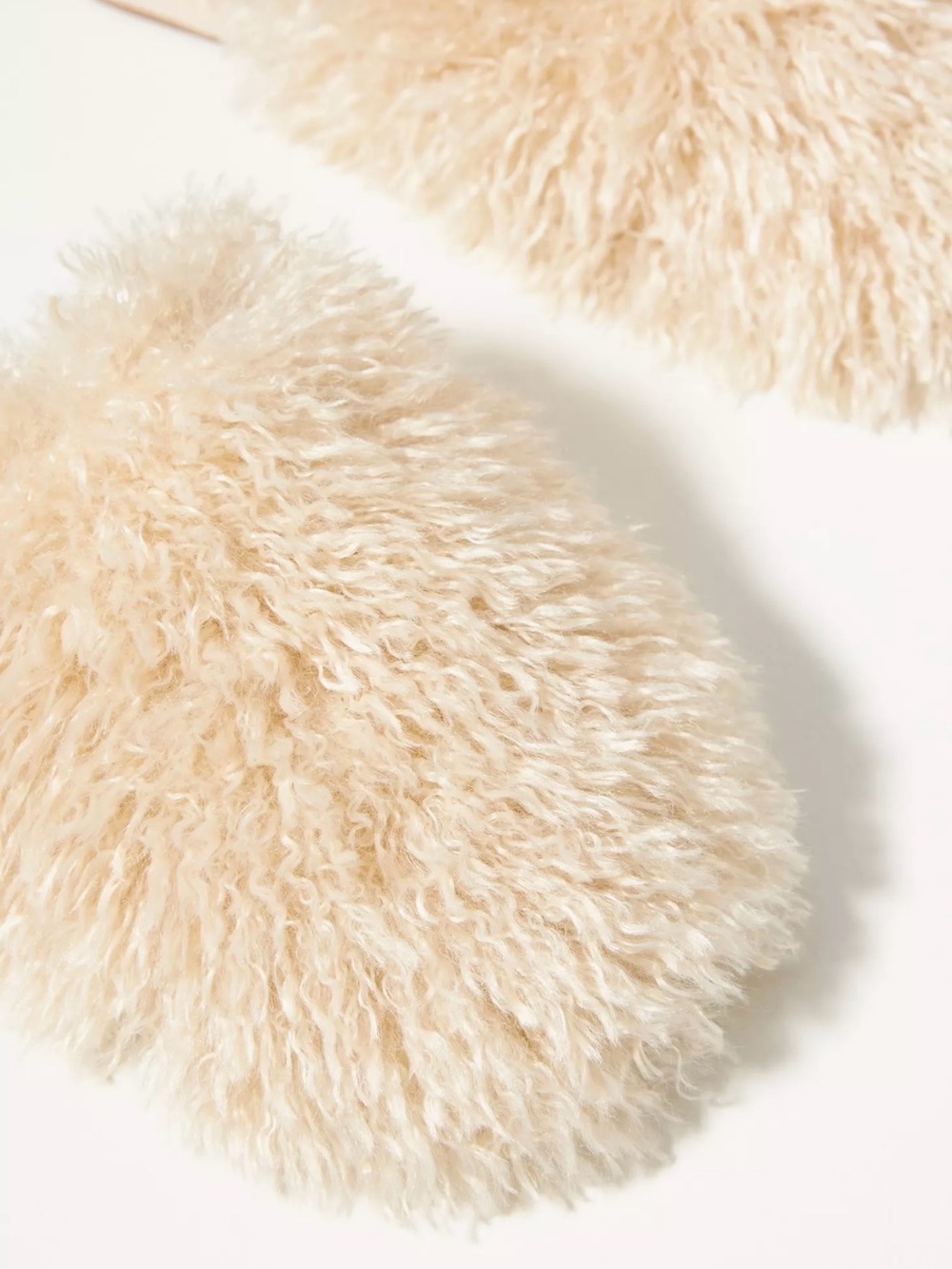 Anthropologie Cream Plush Slip-On Slippers Size Large 9/10 - Picture 2 of 12